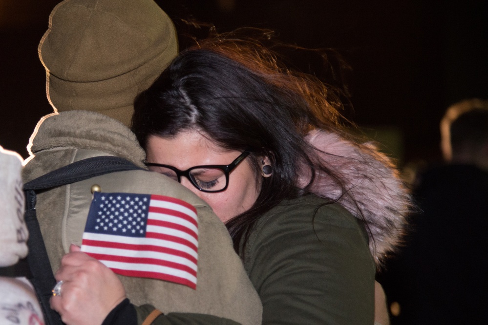Reservists returning from deployment welcomed by friends, family