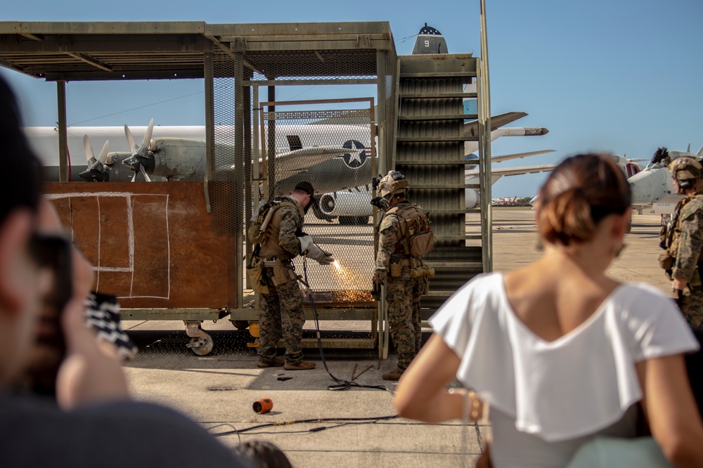 31st MEU Marines showcase tactical capabilities for public