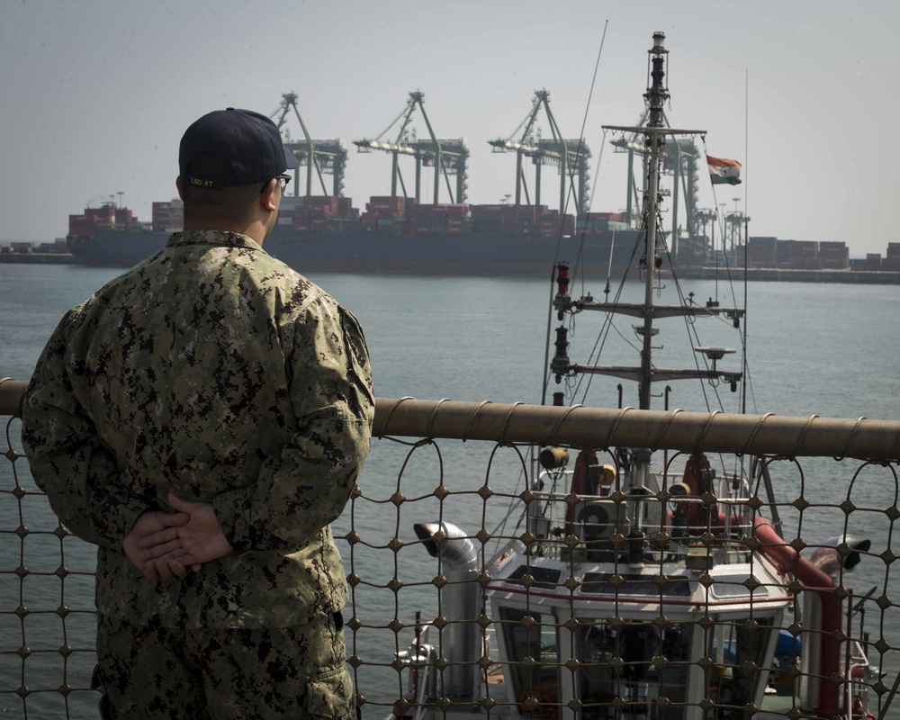 USS Rushmore pulls into Chennai