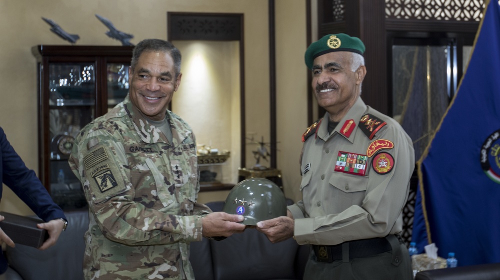 Lt. Gen. Michael X. Garrett, U.S. Army Central commander visits U.S. and Kuwaiti Soldiers