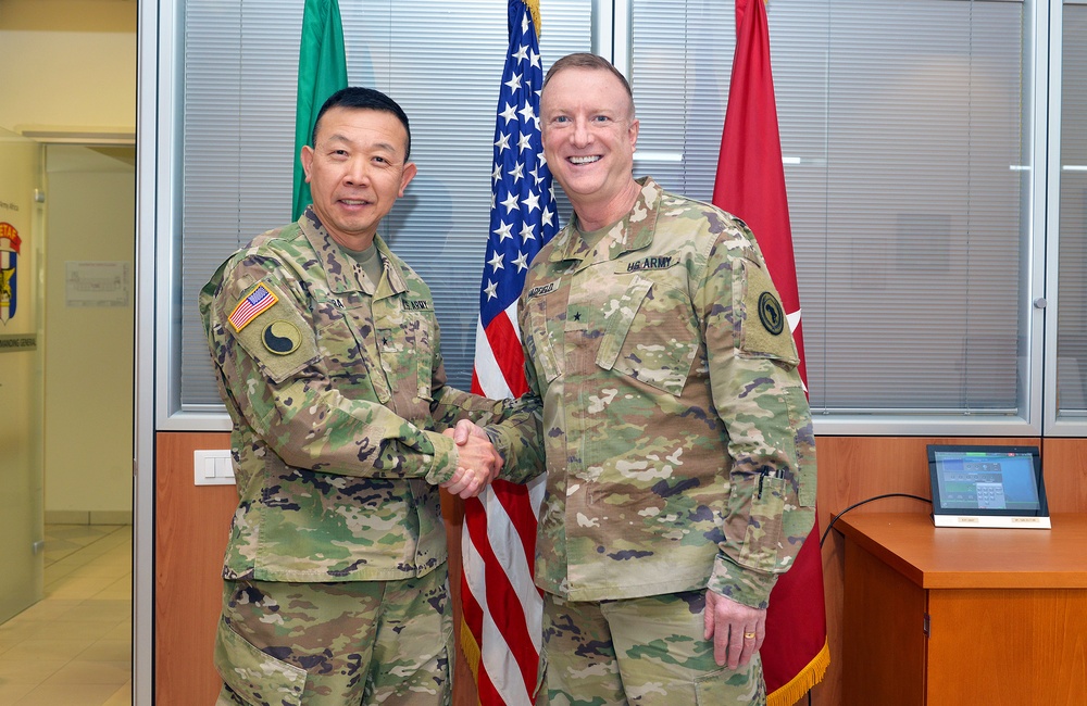 BG Gregory J. Hadfield visited Caserma Del Din, Vicenza, Italy