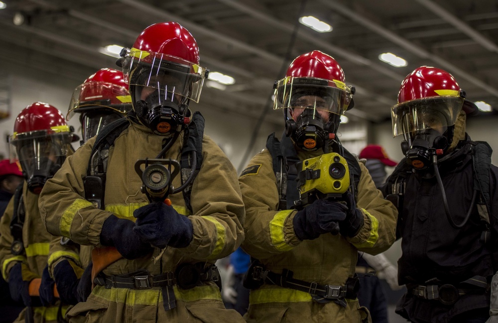 Sailors train to fight fires