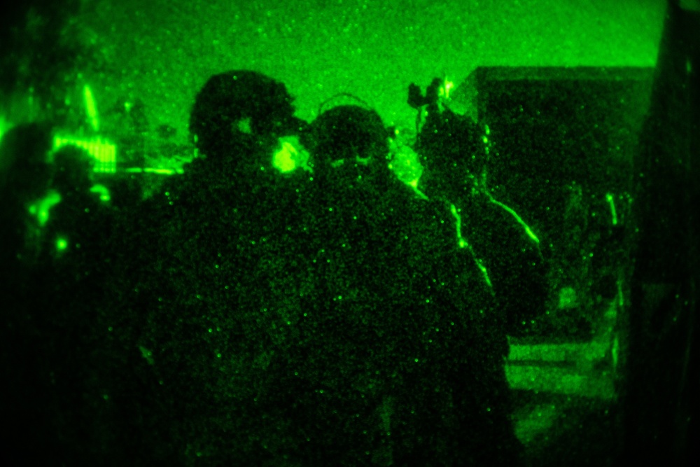 31st MEU MRF conducts night raid at Dogs of War Airsoft