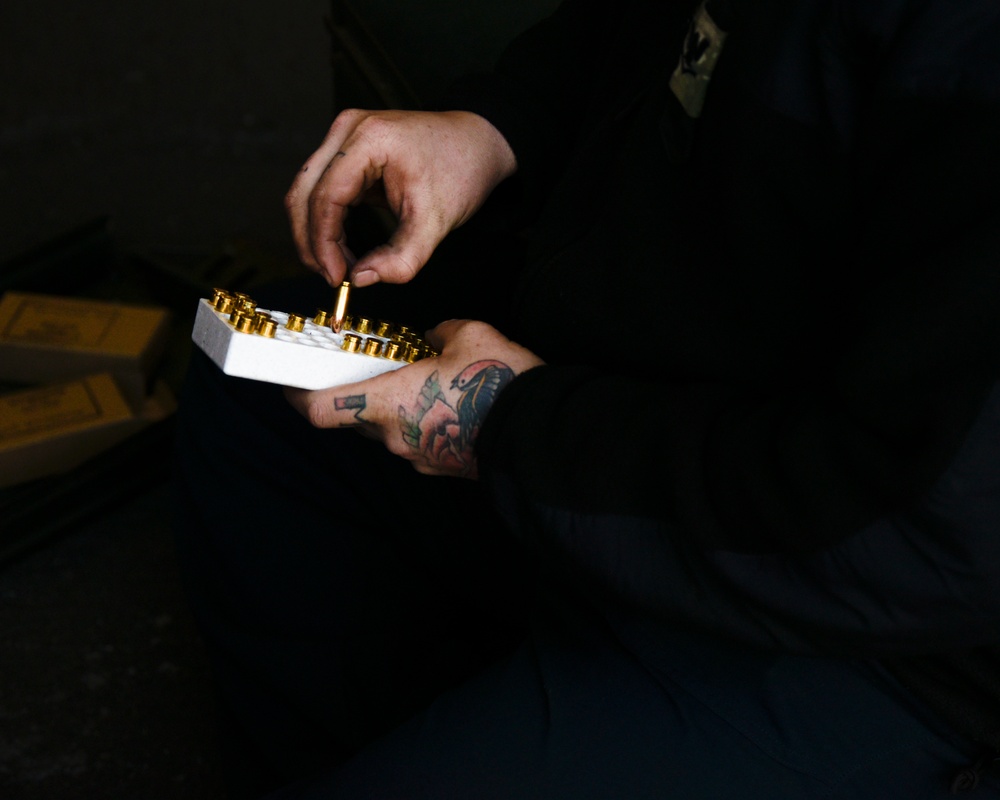 USS WASP (LHD 1) SMALL ARMS QUALIFICATIONS AT SEA