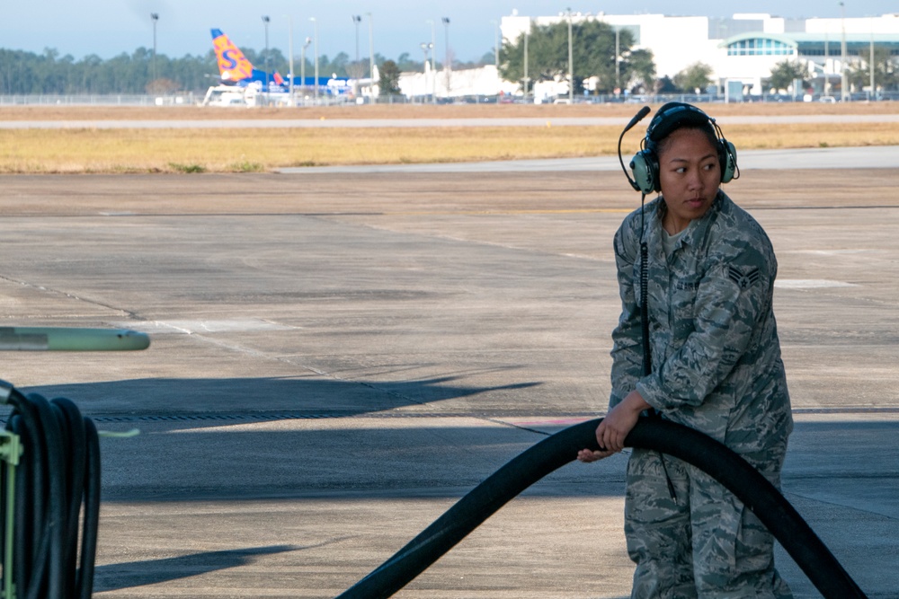 Hawaii guardsmen deliver airlift for Southern Strike 19