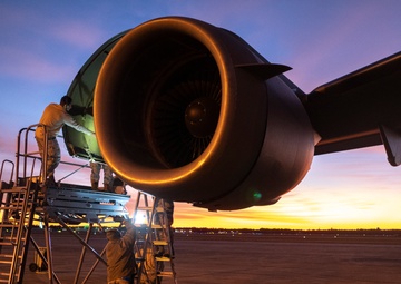 Hawaii guardsmen deliver airlift for Southern Strike 19