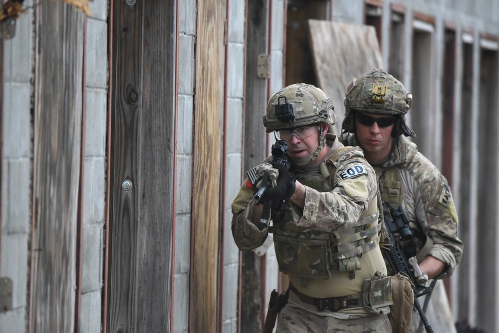 Explosive Ordnance (EOD) training at Southern Strike 19