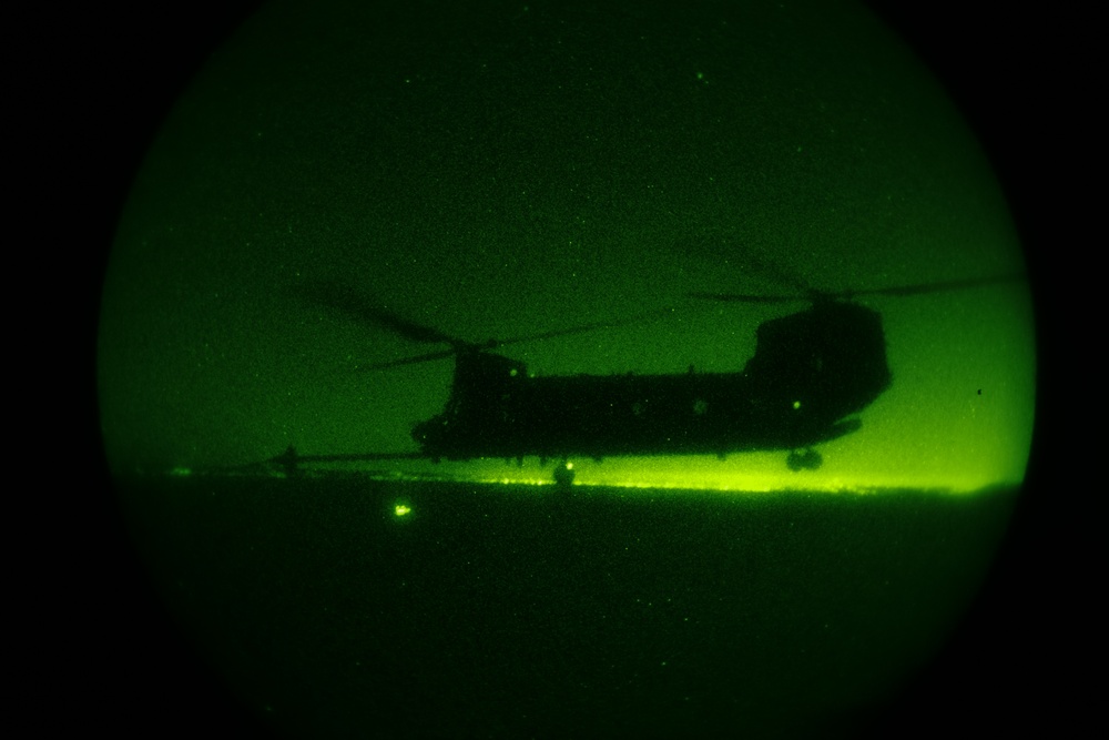 Air Force, Army conduct aerial refueling during Emerald Warrior/Trident