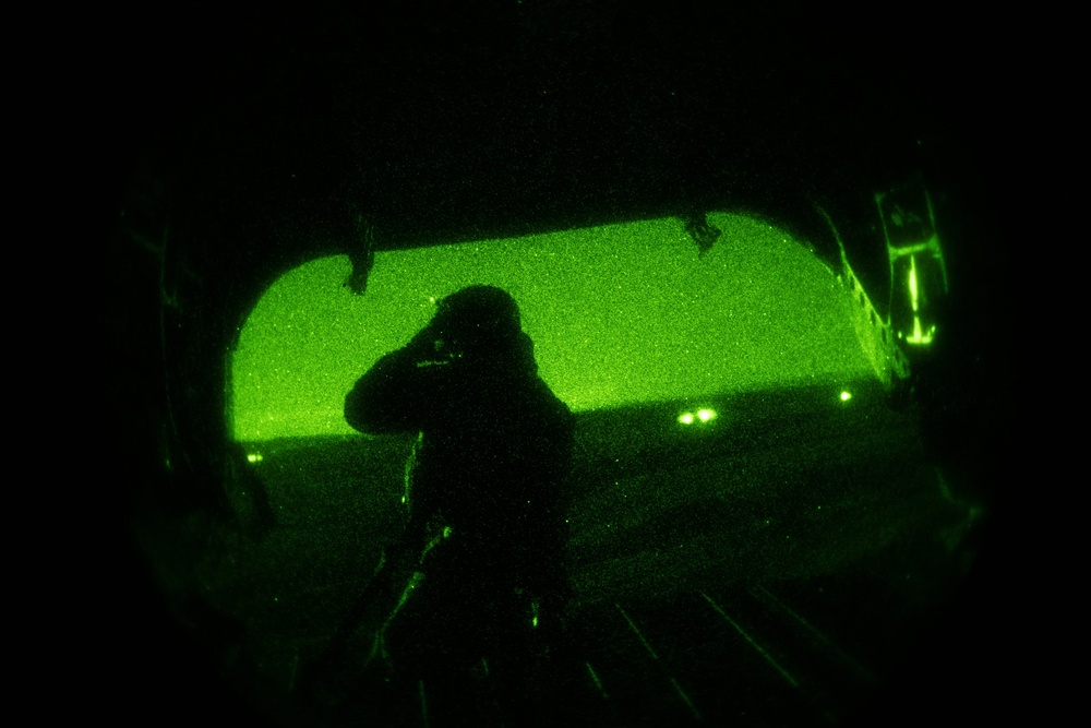 Air Force, Army conduct aerial refueling during Emerald Warrior/Trident