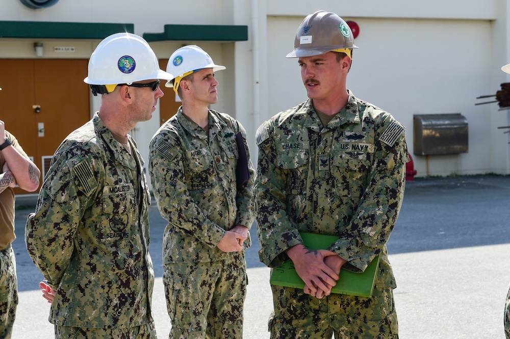 NCG-1 Commodore Visits NMCB-3 in Japan