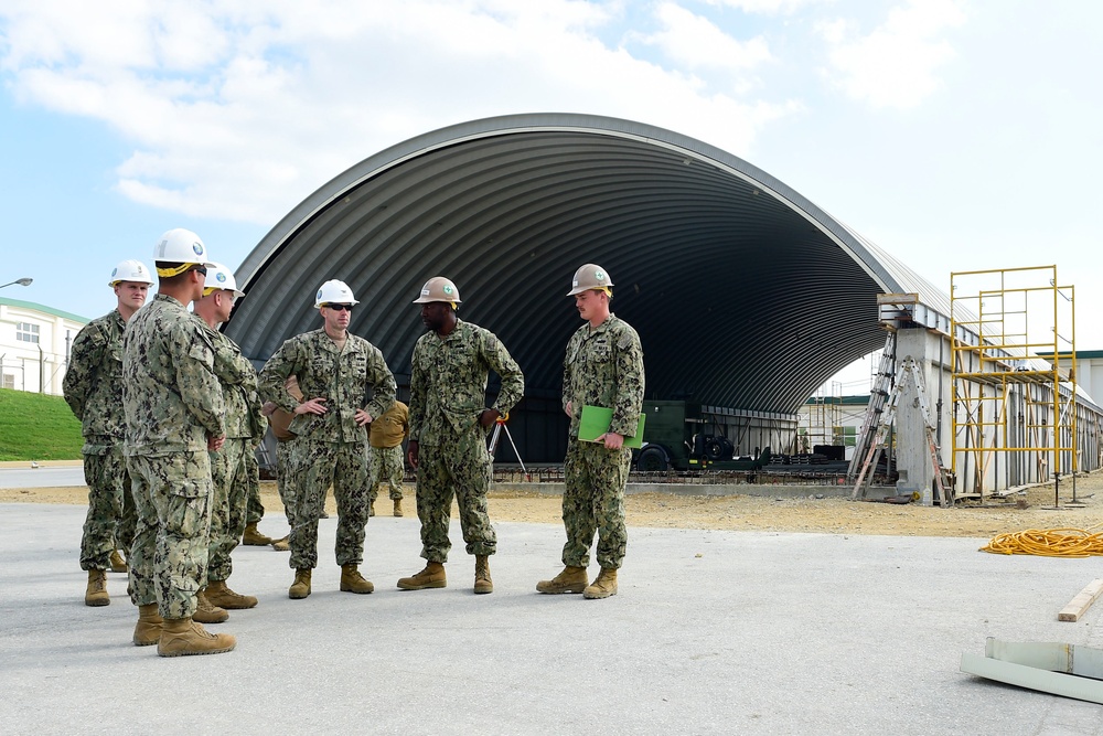 NCG-1 Commodore Visits NMCB-3 in Japan