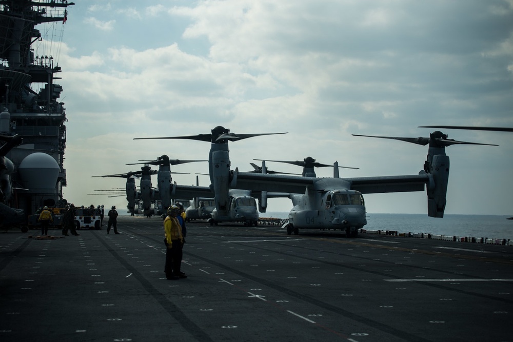 ’China Marines’ of BLT 1/4, 31st MEU, strap in for a simulated raid in the East China Sea