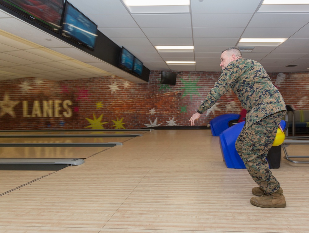 Major General Coglianese visits MCLB Barstow