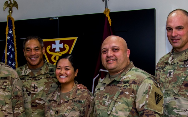 USARCENT Commander visits with Soldiers in Qatar