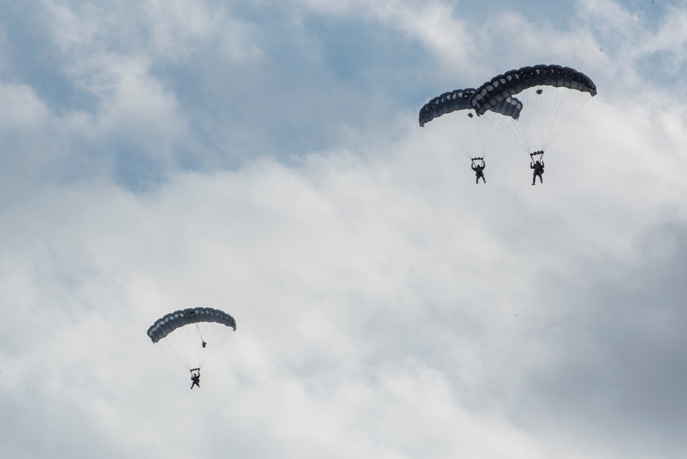 3rd Recon Bn's Yokota Parachute Operation