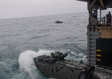 USS Harpers Conducts Well Deck Operations