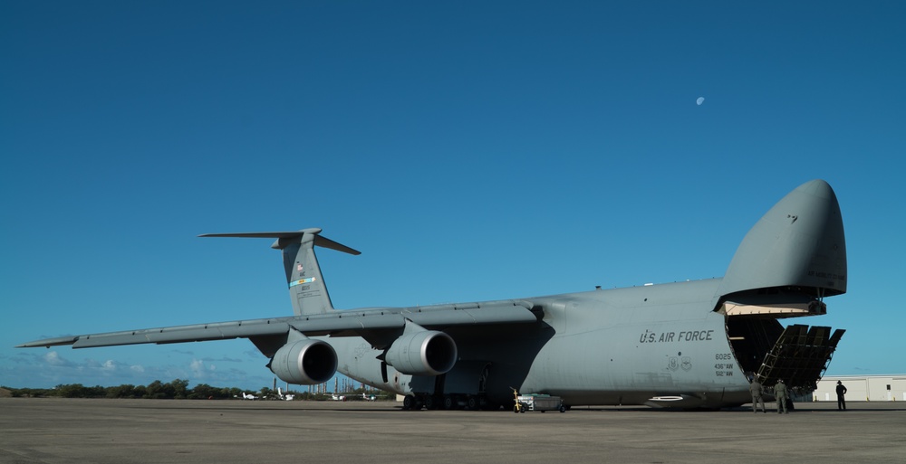 C-5 Prepares for Cargo Off-Load