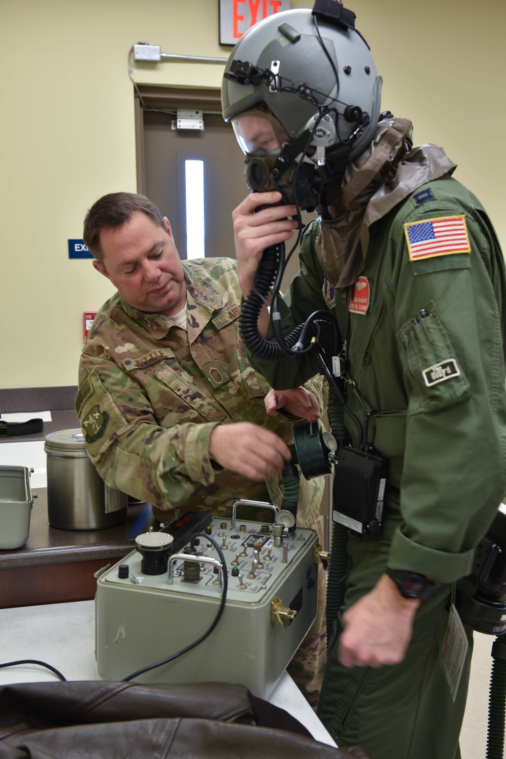 165th Airlift Wing Airmen conduct egress training