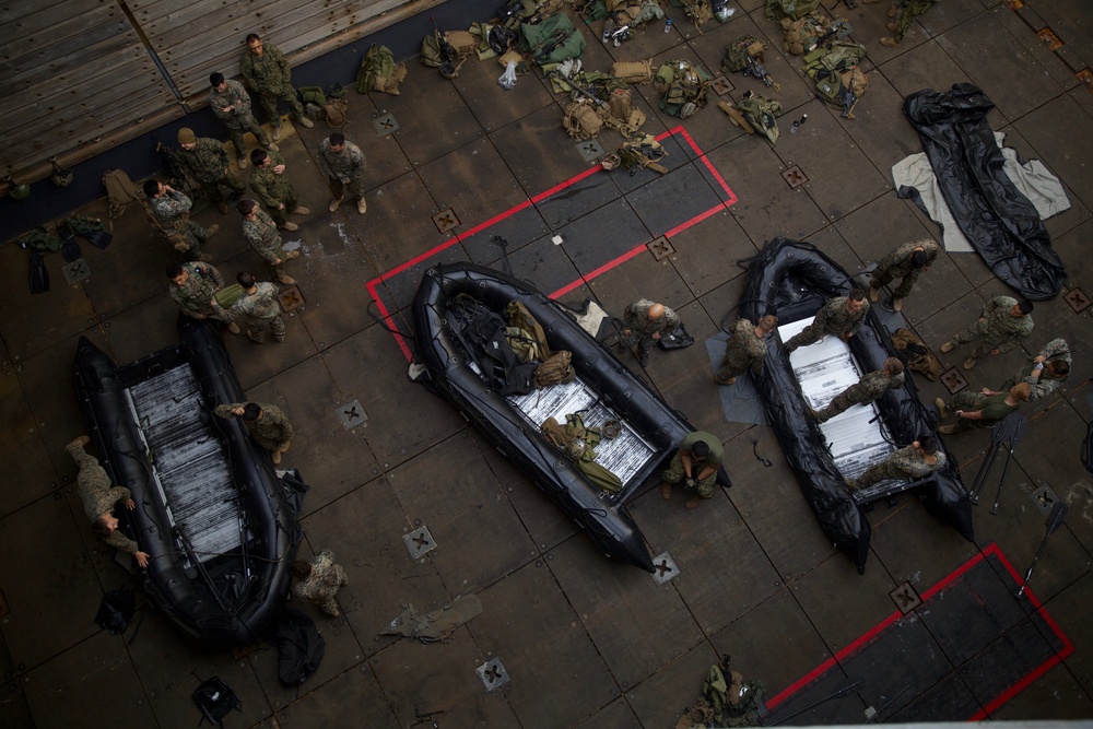 'China Marines' launch simulated boat raid from Ashland