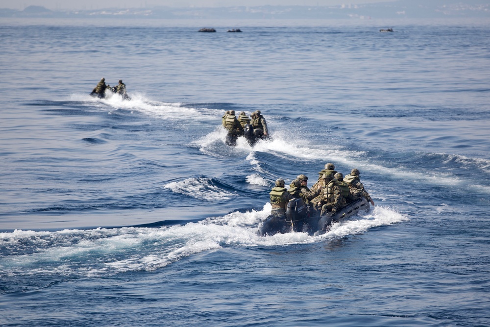 'China Marines' launch simulated boat raid from Ashland