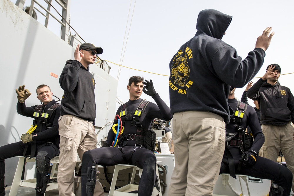 Dive Detachment Soldiers Earn Dive Supervisor Certification