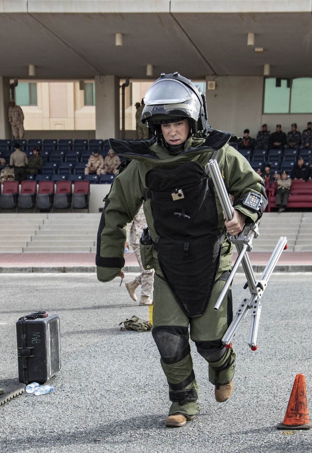 U.S., Kuwaiti Explosive Ordnance Disposal Experts Participate in 4th Annual Global EOD Competition