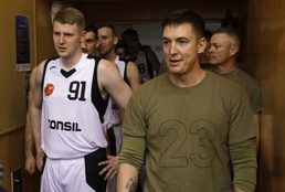 Exhibition basketball: Soldiers from Powidz Military Air Base vs Mlodziezowy Klub Sportowy Wrzesnia