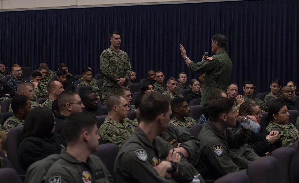 VCNO Visits NAS Whidbey Island