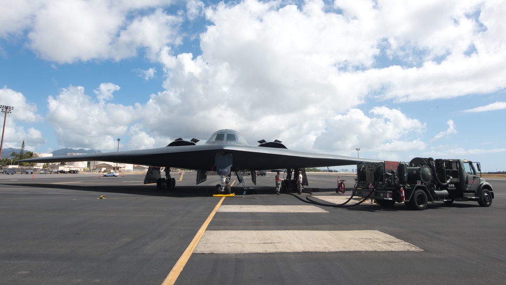 B-2 Spirit Bomber gas and go