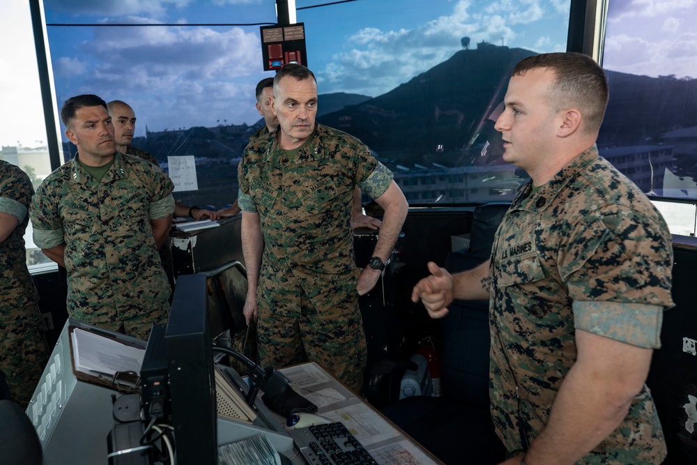 Maj. Gen. Vincent Coglianese meets Marines at MCBH