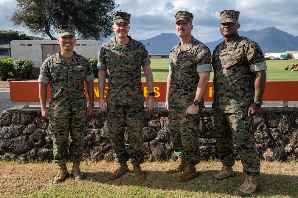 Maj. Gen. Vincent Coglianese meets Marines at MCBH