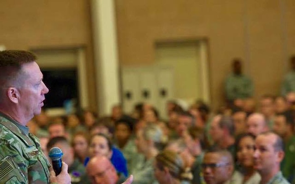 Wing commander talks to Reserve Citizen Airmen