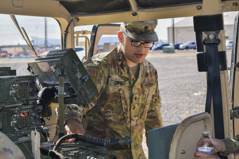 142nd CSSB Trains on Radio Communications