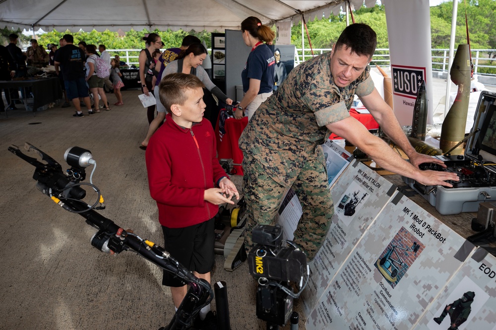 MCBH EOD takes part in Living History Day