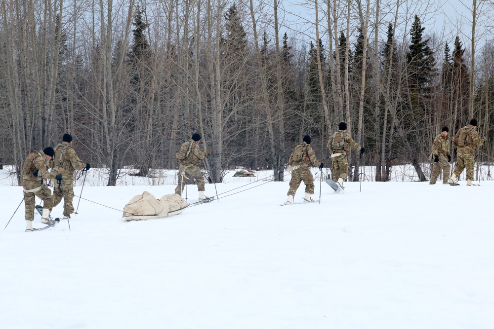 Spartans train fellow Soldiers how to live in cold