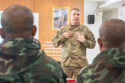 U.S., Thai Soldiers exchange knowledge on military force structure