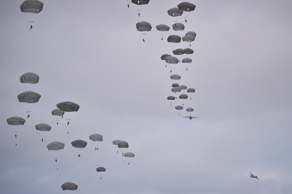 4-319th AFAR multinational airborne jump