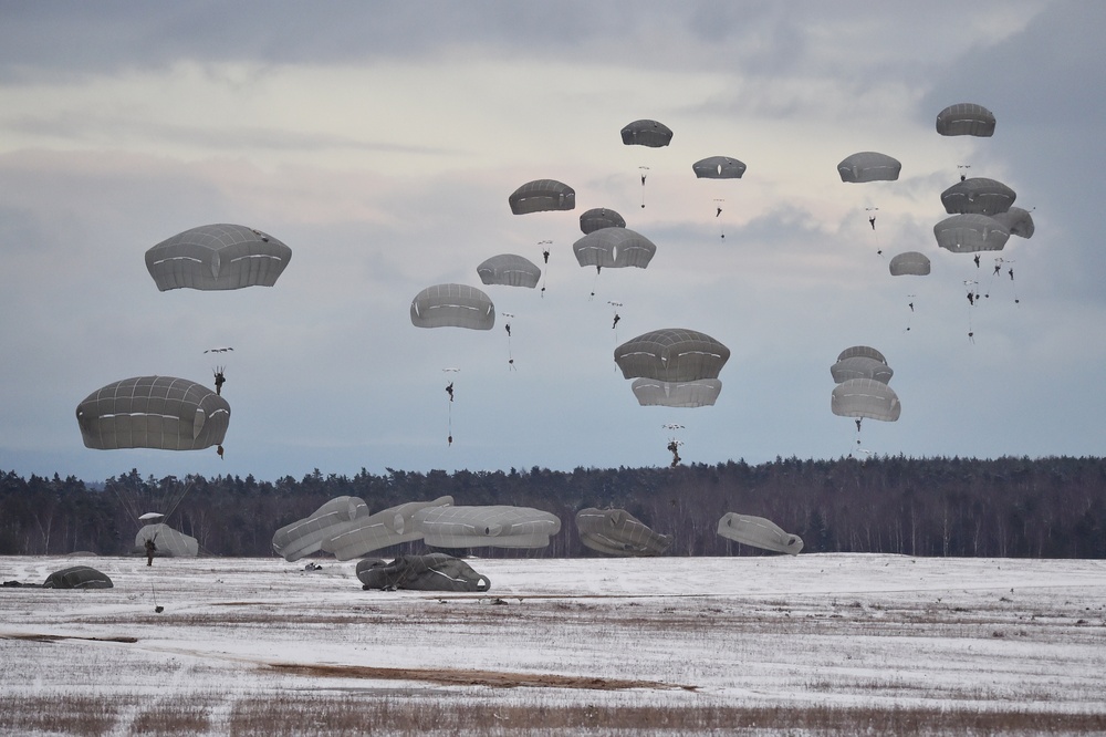 4-319th AFAR multinational airborne jump