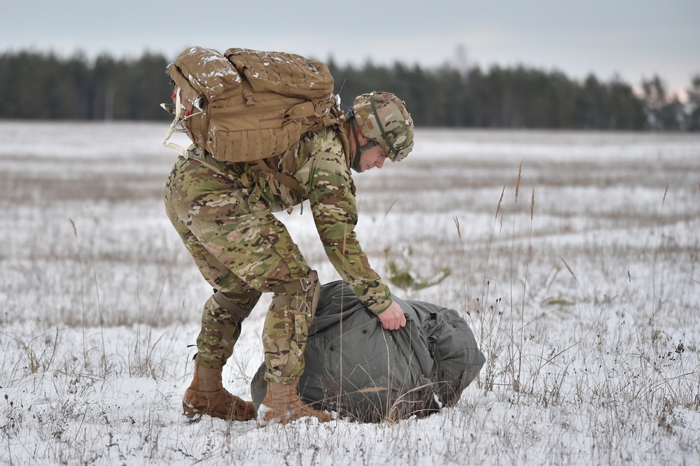 4-319th AFAR multinational airborne jump