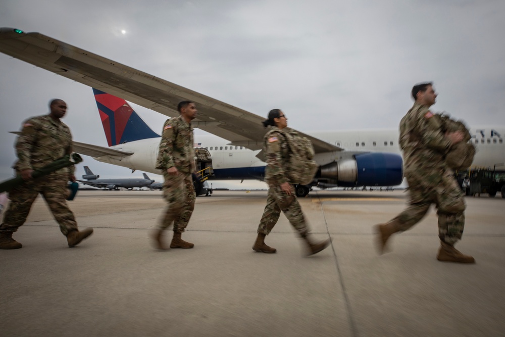 1-114th Infantry Regiment Soldiers depart for training