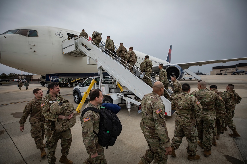 1-114th Infantry Regiment Soldiers depart for training
