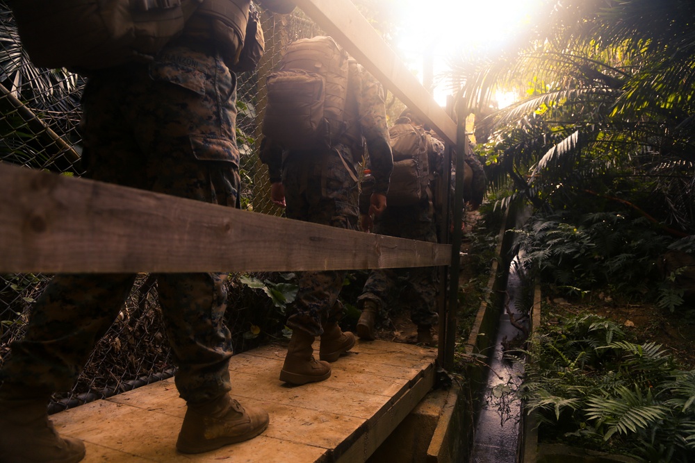 H&amp;S Bn runs BITS training along endurance course