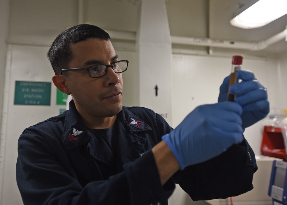 USS Blue Ridge Sailors draw blood