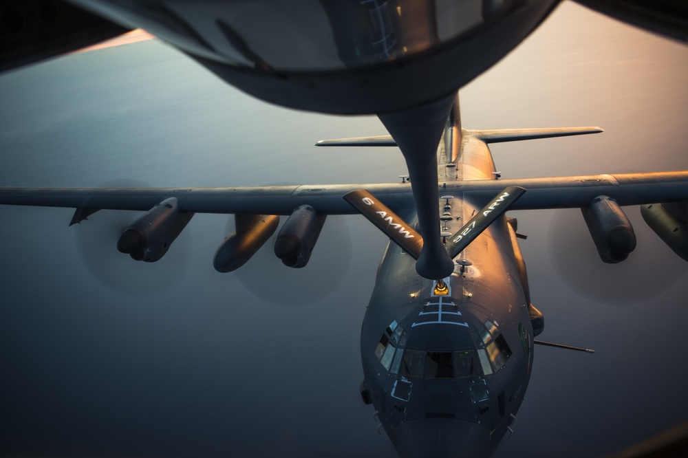 6 AMW provides air bridge for Exercise Emerald Warrior