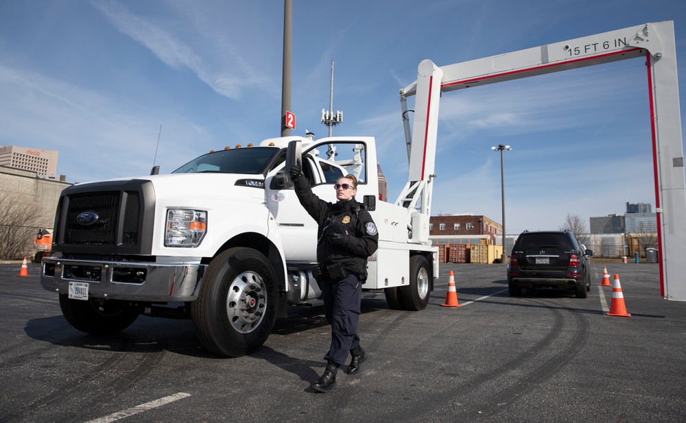 CBP conducts NII inspections in advance of  Super Bowl LII