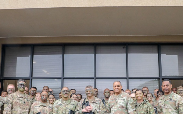Lt. Gen Piggee visits 25th DSB