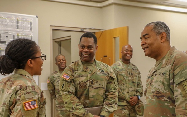 Lt. Gen Piggee visits 25th DSB