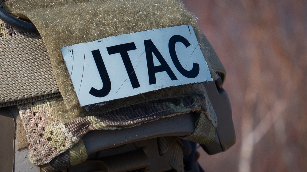 Managing the battlefield, JTACs captialize on A-10 Capabilities
