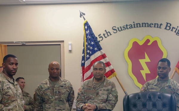 Lt. Gen Piggee visits 25th DSB