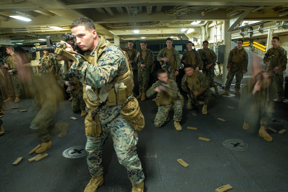 Weapons Company Marines refine weapons handling fundamentals aboard Green Bay